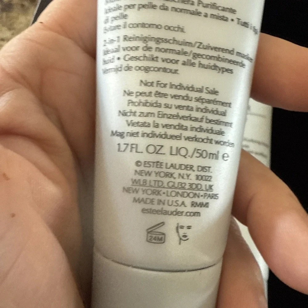 N/A estée lauderperfectlyclean